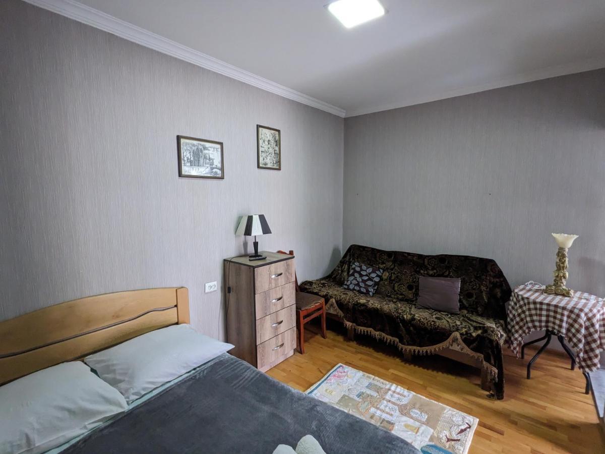 Apartments Se7En Tbilisi ภายนอก รูปภาพ